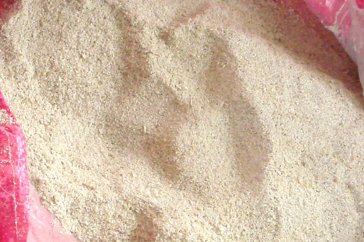 東鼎豆渣烘干機(jī)生產(chǎn)線的工藝參數(shù)和各設(shè)備技術(shù)參數(shù)及結(jié)構(gòu)的選取和設(shè)計(jì)是在經(jīng)過(guò)對(duì)豆渣物料的認(rèn)真分析研究才得出。